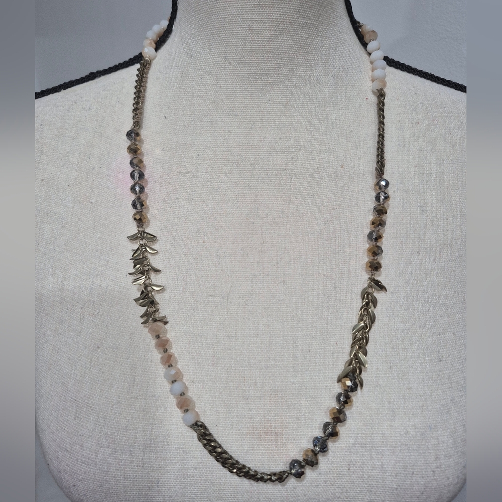 Like New! Chloe+Isabel Mixed Media Single Strand Necklace
